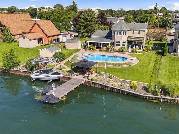 3rd image of 7651 W Rivershore Dr