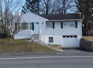 8 Limecrest Rd, Andover, NJ 07821