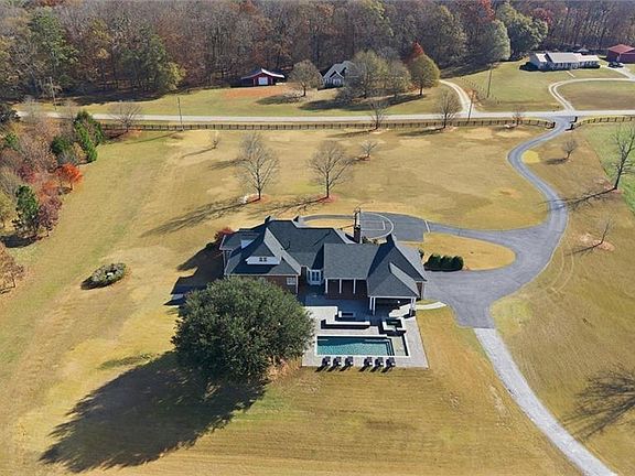 3rd image of 1585 Hays Mill Rd