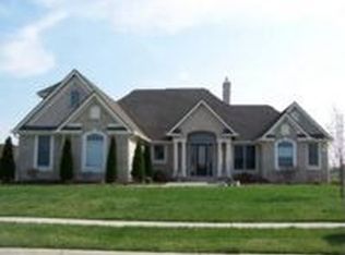 5887 W Boulder Creek Dr, New Palestine, IN 46163