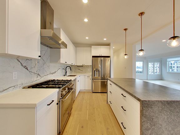 3rd image of 1355 Lombard St APT 300
