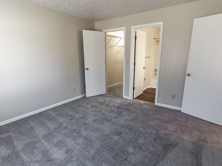 Meadow View Apartments and Townhomes — Photo 20