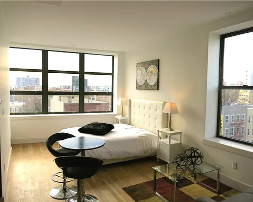 Rented by Loom Group | media 14