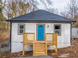 14 Cherry St, Badin, NC 28009