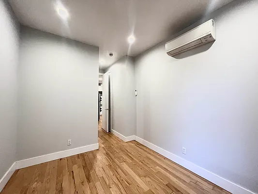 Rented by Pear NYC LLC | media 7