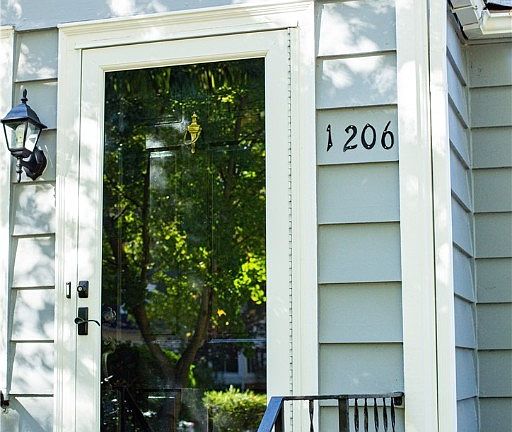 4th image of 1206 W 45th St
