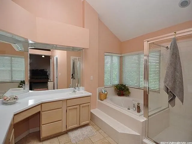 425 E Crown Pointe Dr — Photo 15