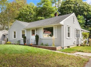 20 Pearse Rd, Swansea, MA 02777