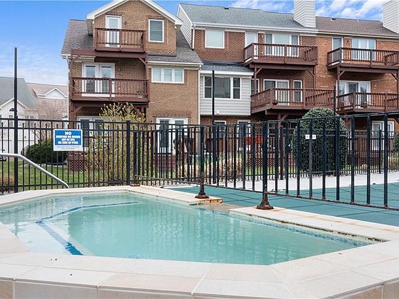 5th image of 34 Mizzen Cir Unit 403