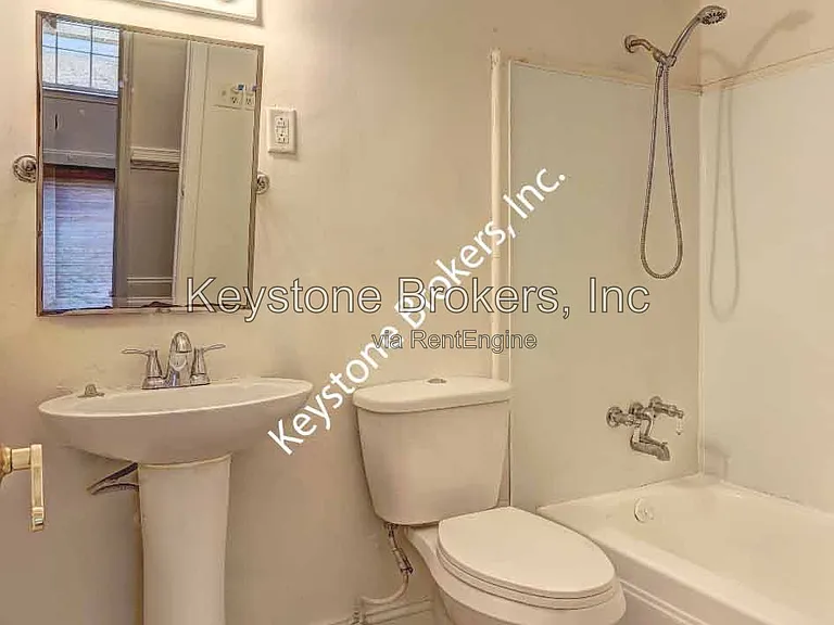 2454 Charlene Ter — Photo 9