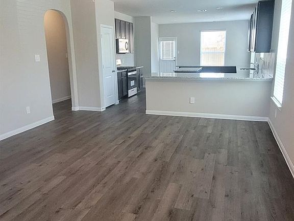 3rd image of 2934 Lawrence Park Ct