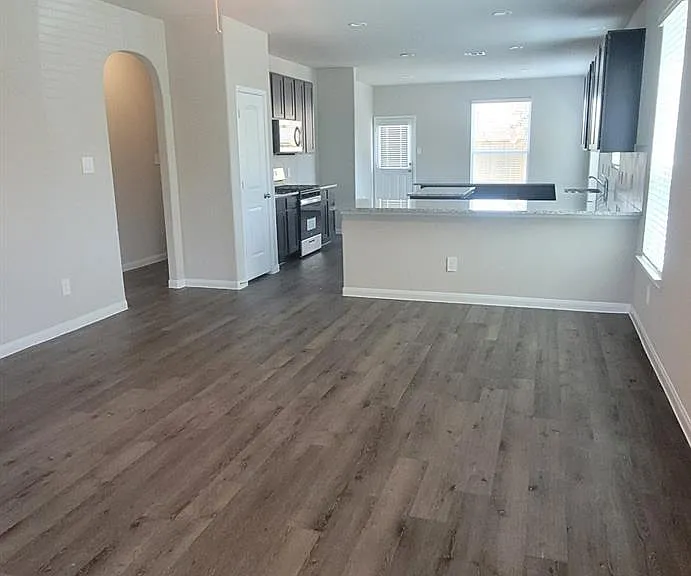 2934 Lawrence Park Ct — Photo 3