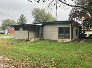 202 Elm St, Cedar Point, IL 61316