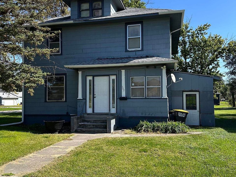 1st image of 302 S Lucas Ave