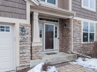 2760 Leonard Ln, North Aurora, IL 60542