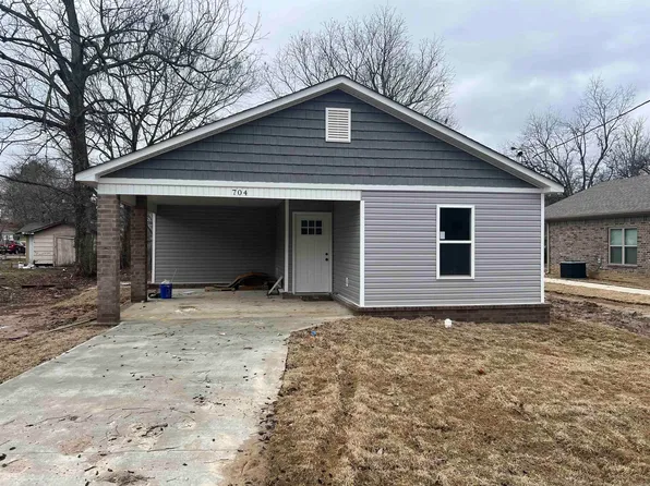 704 N 4th St, Paragould, AR 72450