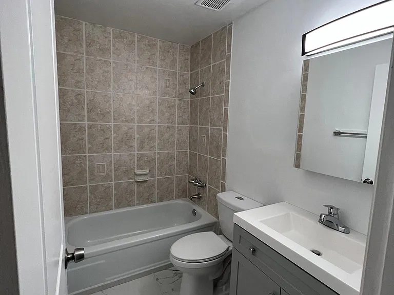 1384 Boylan Ave #B — Photo 7
