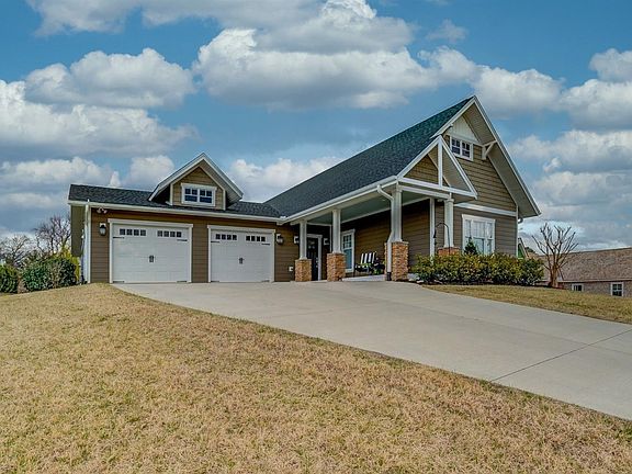 5th image of 100 Clopton Ct