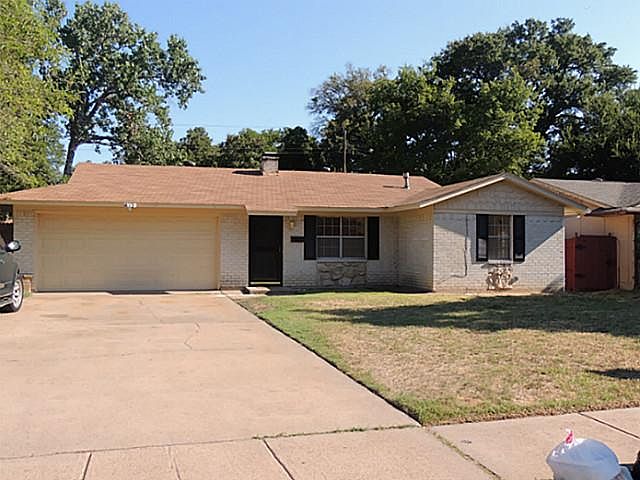 1st image of 2325 Meadow Dale