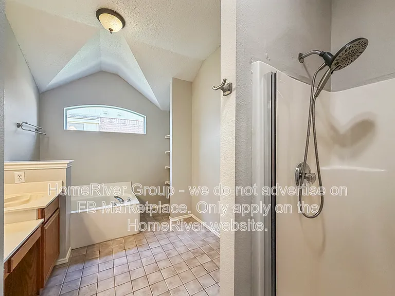 7209 Chaucer Dr — Photo 13