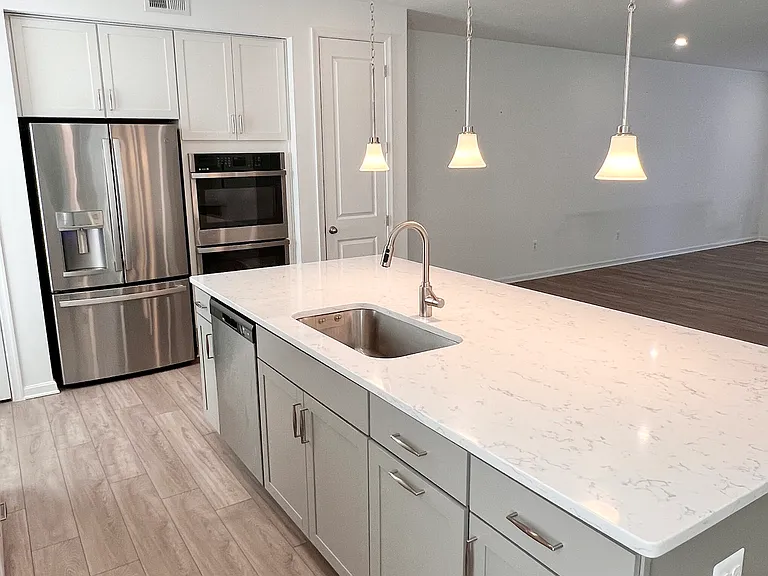 310 Andrew Ct — Photo 12