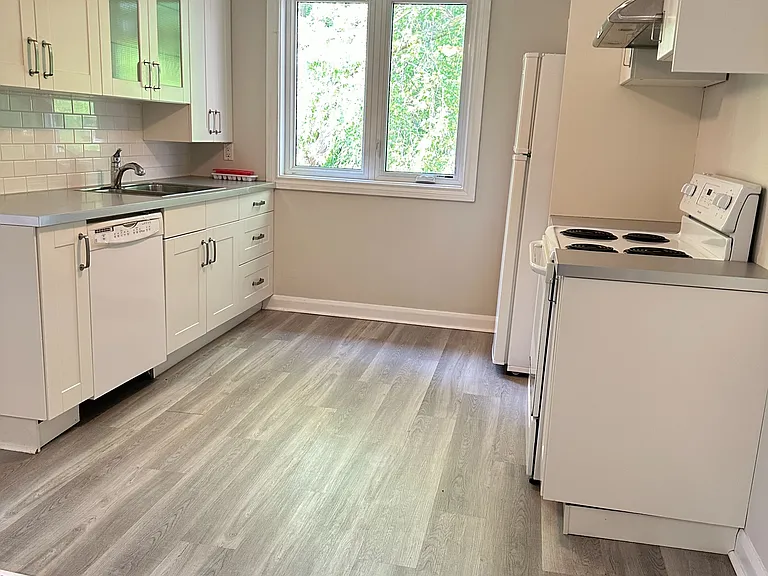 407 Woodbine Ave #2 — Photo 5