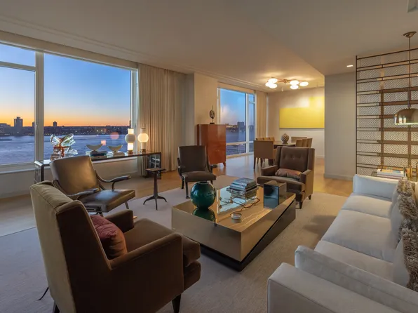 400 West 12th Street image 1 of 16