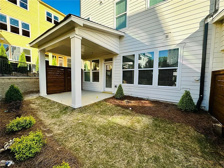 1252 Windmill Pkwy — Photo 28