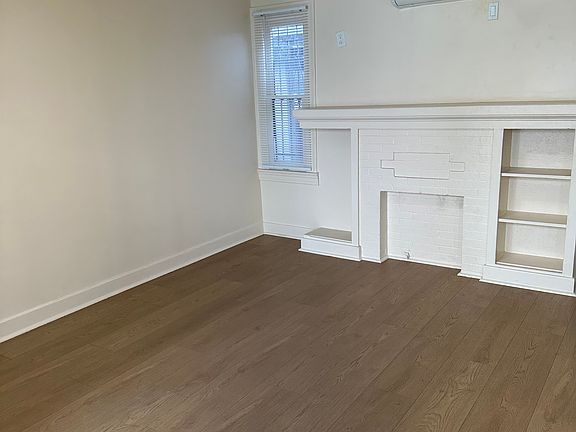 3rd image of 832-834 N Martel Ave #D