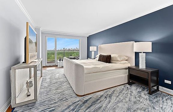 5th image of 200 Central Park S APT 18D