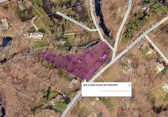 Aerial shows the 2.3 acres along a long stretch of the Saugatuck River.