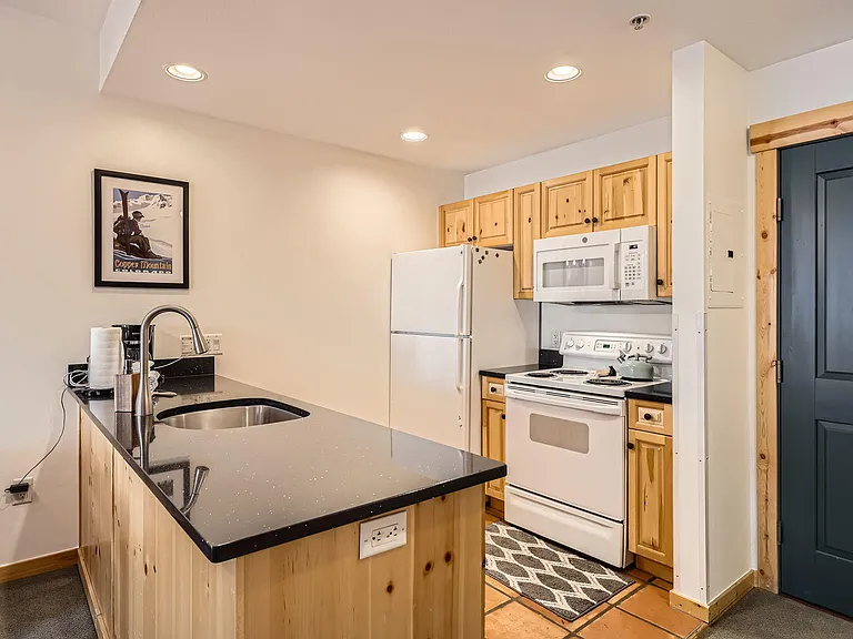 Copper Cir — Photo 2