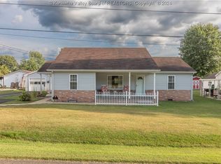 317 Fir St, Eleanor, WV 25070