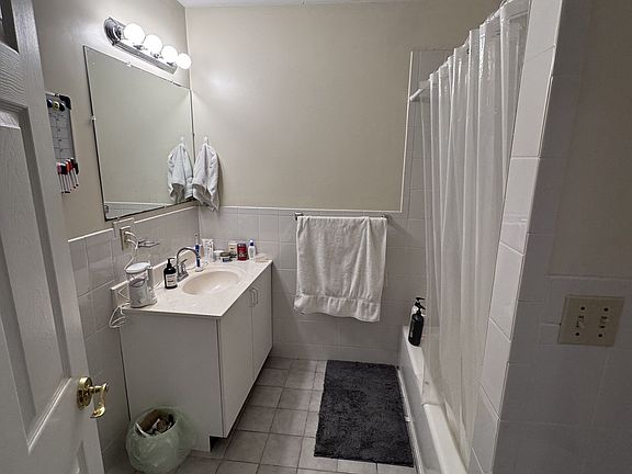 5th image of 460 Green St APT 3