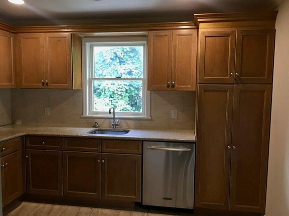 3rd image of 76 Cottage Pl