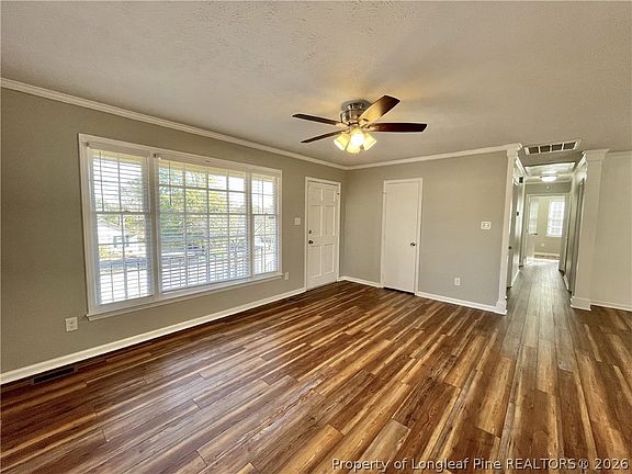 5th image of 521 Deerpath Dr