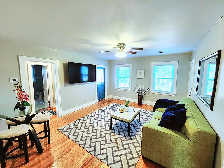 1300 S Court St #1304 — Photo 4