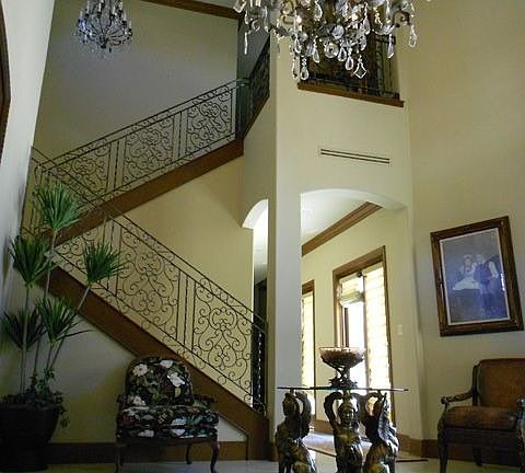 2nd image of 2425 Bermuda Dr