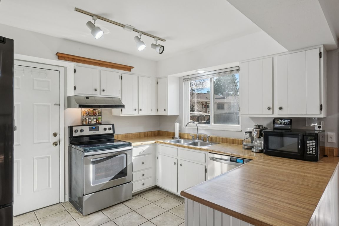 next background image