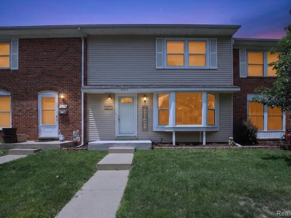 13274 Lake Point Blvd, Belleville, MI 48111