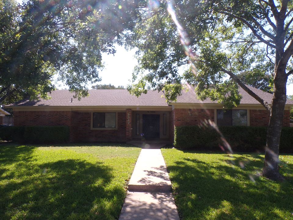 1st image of 2307 Lillie Ln