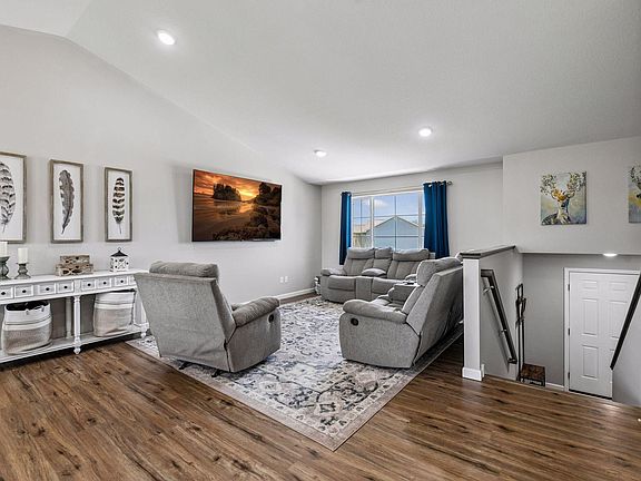 4th image of 2131 River Bend Trl