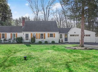 66 Diamondcrest Ln, Stamford, CT 06903