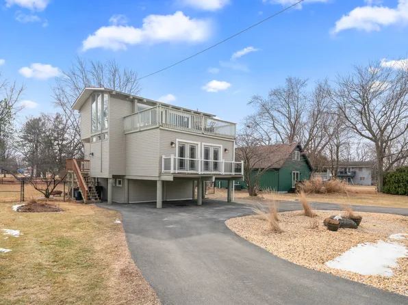 1740 Holiday Dr, Sandwich, IL 60548