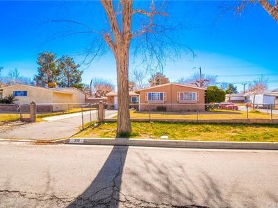330 E Nugent St, Lancaster, CA, 93535