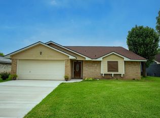 103 Sunflower St, Lake Jackson, TX 77566
