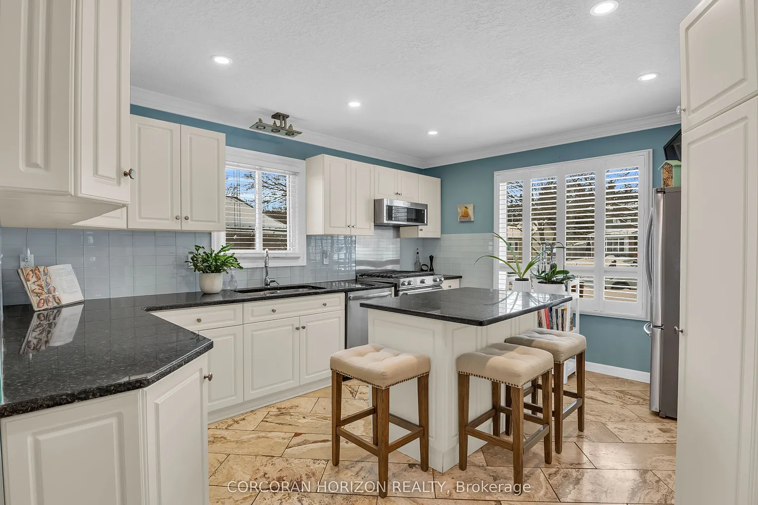 197 Autumn Hill Cres photo 1