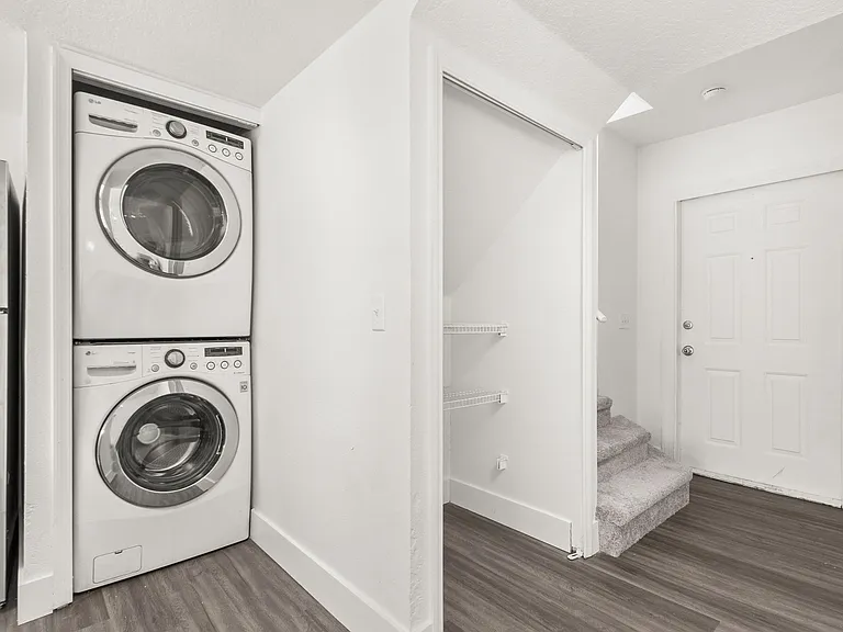 403 Orchid Dr — Photo 11