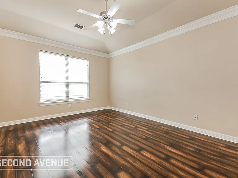 1820 Rosson Rd — Photo 13