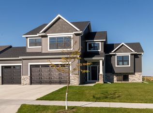 2201 Phoenix Rd SW, Rochester, MN 55902